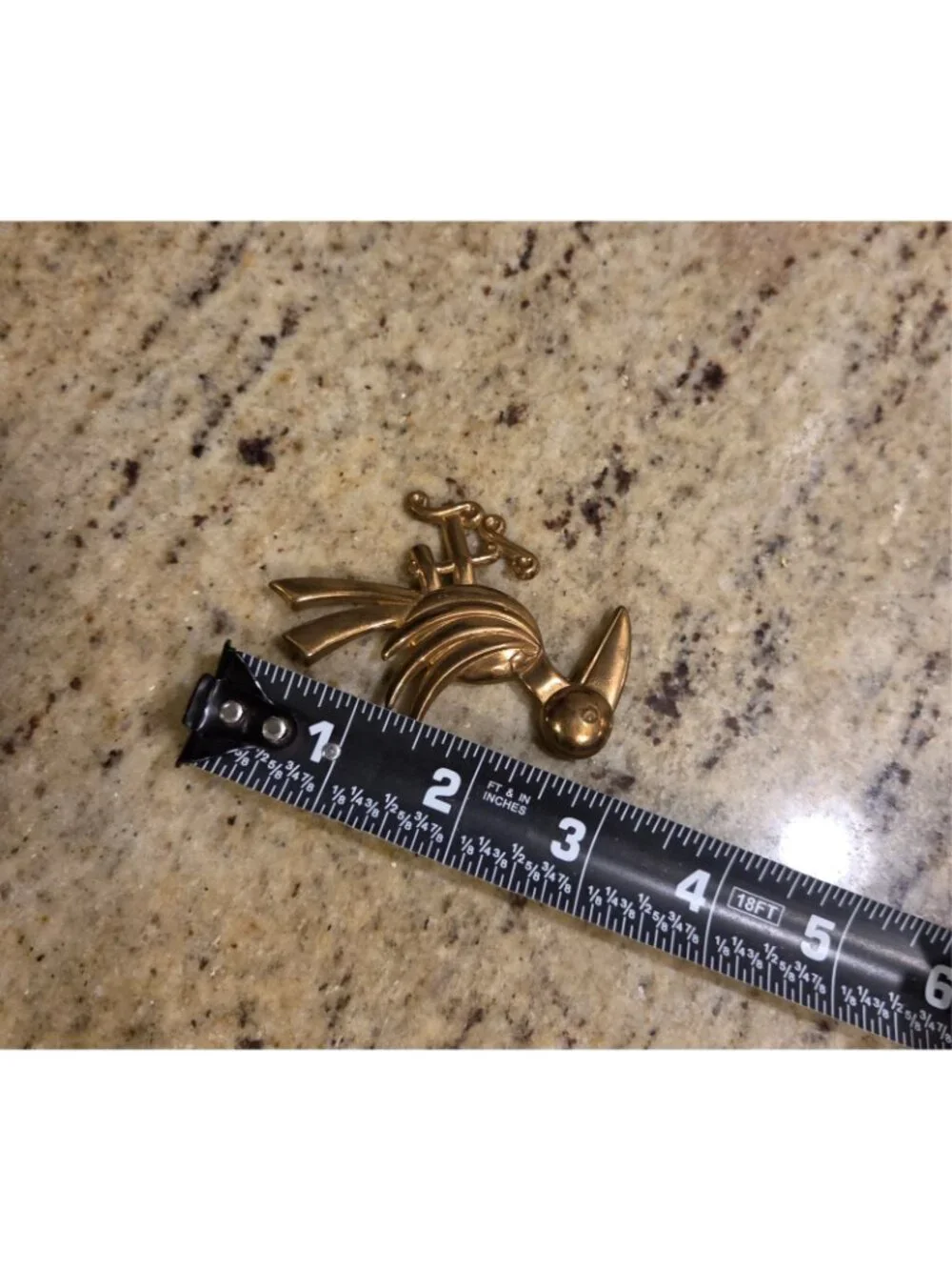 Vintage Songbird Toucan Crow Parrot Gold Brass Tone Pin